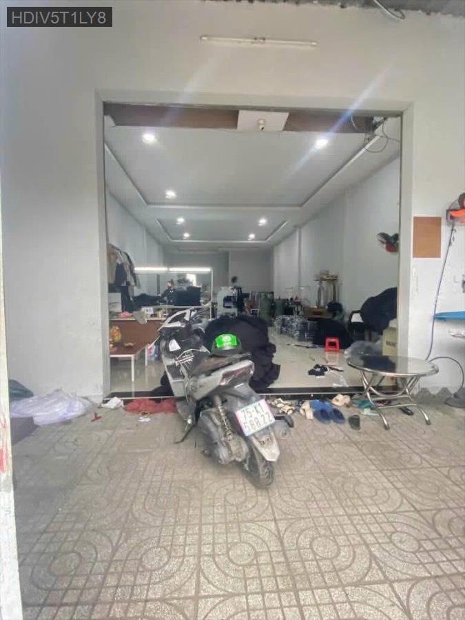 Bán nhà SHR đường Thới Hoà, diện tích 10x19 nhà hoàn công đầy đủ. Hướng Đông - Xã Vĩnh Lộc A  -  Huyện Bình Chánh  - (ảnh - 0)