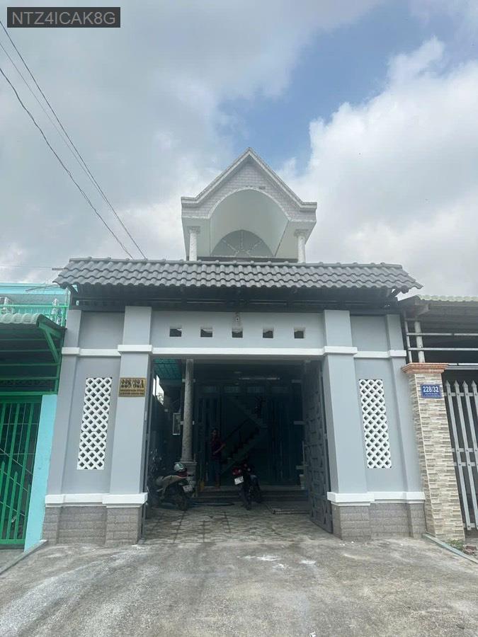 Bán nhà mặt tiền đường nhựa, cách Bệnh Viện Xuyên Á chỉ 3km. Giá 4tỷ bớt lộc - Xã Tân Phú Trung  -  Huyện Củ Chi  - (ảnh - 0)