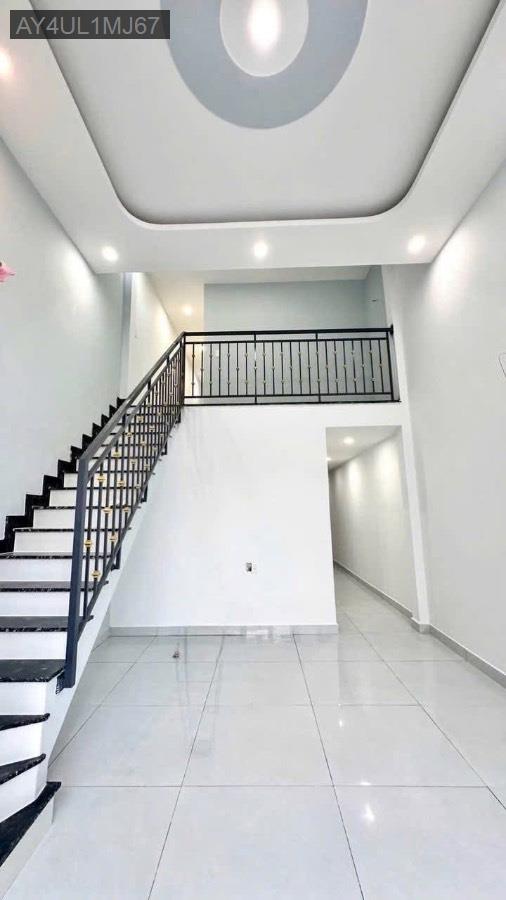 Bán nhà gần ngã 5 chợ Đầu Mối, SHR 4x18 đúc lửng. Giá 3tỷ950triệu TL - Xã Bà Điểm  -  Huyện Hóc Môn  - (ảnh - 0)