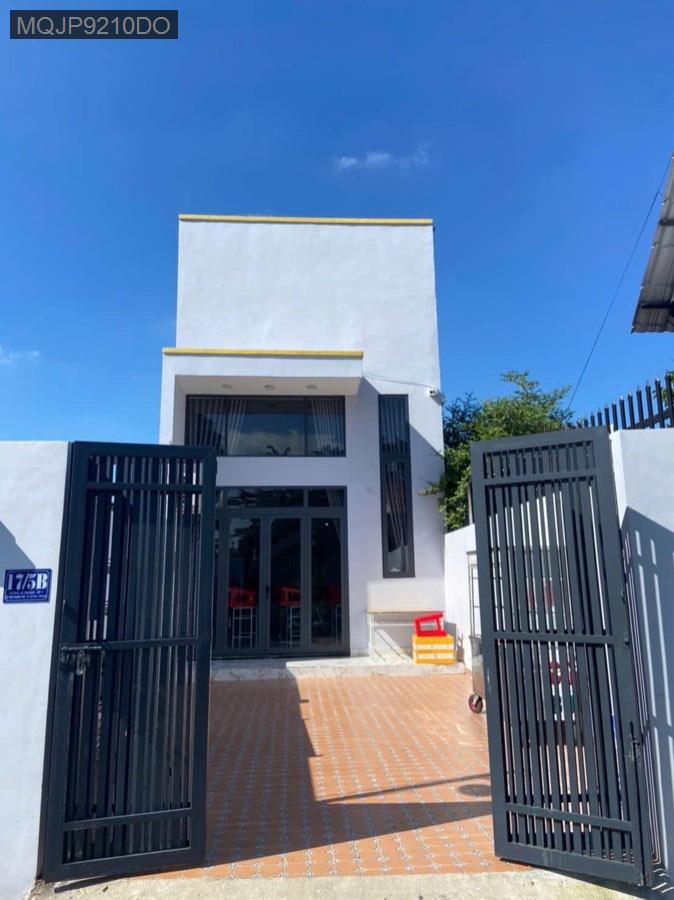 Bán nhà hoàn công nằm sát ngã tư Tân Quy, TL8 vô 100m đường nhựa. Diện tích 5x35 full thổ cư - Xã Tân Thạnh Tây  -  Huyện Củ Chi  - (ảnh - 1)