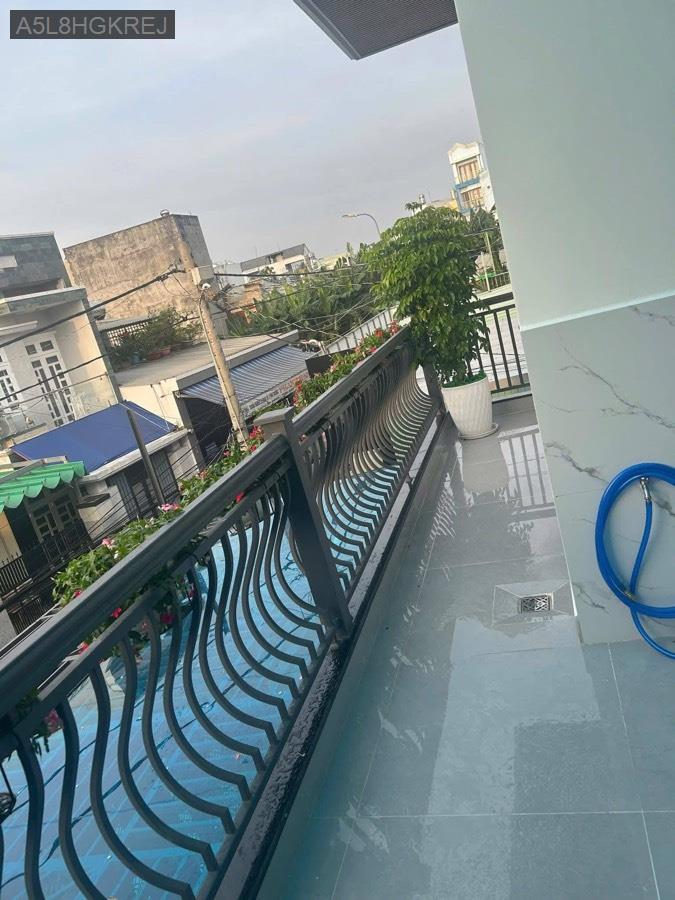 Bán nhà SHR cách đường Tô ký khoảng chừng 100m. Đường trước nhà 8m, hướng Tây Bắc - Xã Thới Tam Thôn  -  Huyện Hóc Môn  - (ảnh - 1)