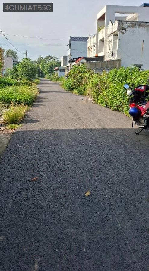 Bán đất Tân Thông Hội giáp Tân Phú Trung, hướng đông. Giá 2tỷ2 còn thương lượng chủ  - Xã Tân Thông Hội  -  Huyện Củ Chi  - (ảnh - 1)