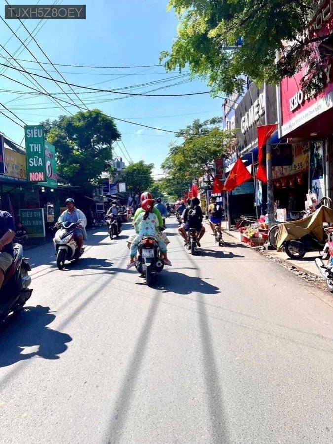 Bán nhà mặt tiền đường Quách Điêu gần trung tâm ngã 5 Vĩnh Lộc. Vừa ở vừa kinh doanh buôn bán  - Xã Vĩnh Lộc A  -  Huyện Bình Chánh  - (ảnh - 0)