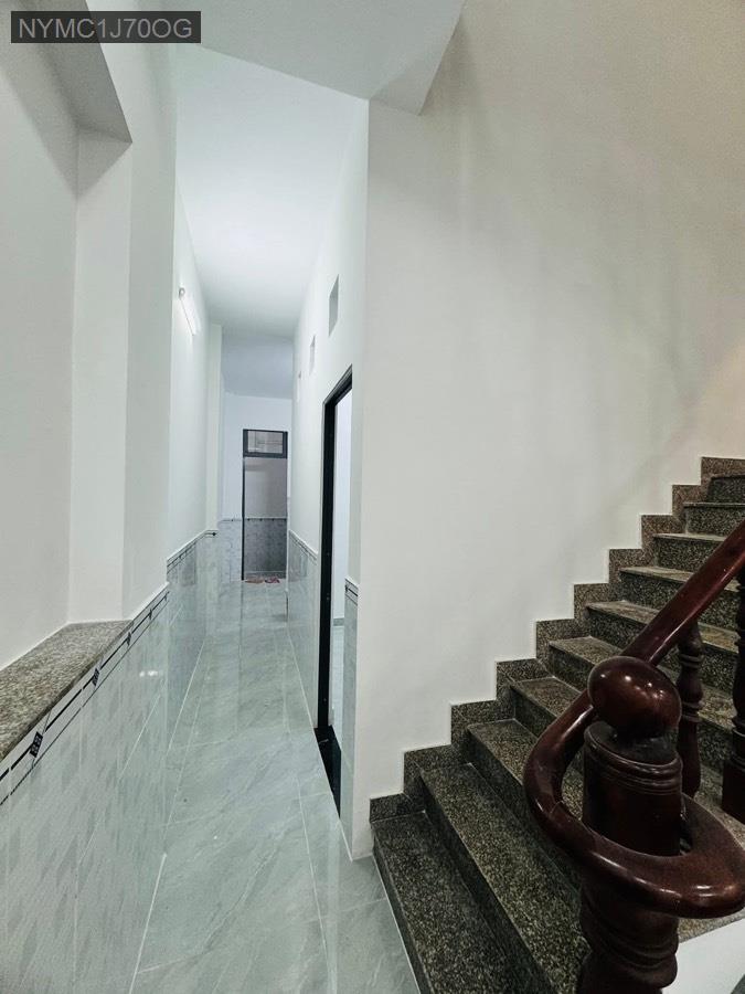 Bán nhà SHR cách mặt tiền Tô Ký chỉ vài bước, gần chợ, gần trường, giao thông thuận tiện - Xã Trung Chánh  -  Huyện Hóc Môn  - (ảnh - 2)