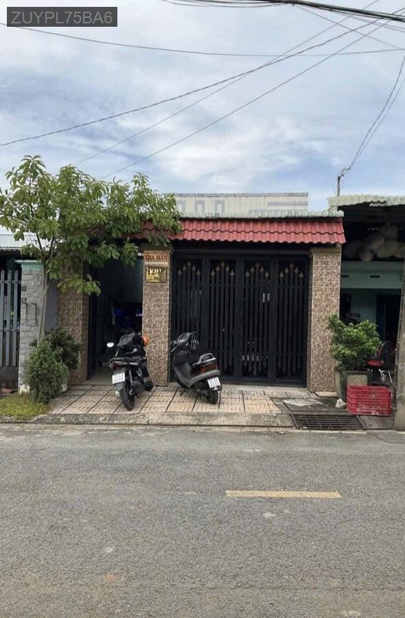 Bán nhà mặt tiền nhựa Sổ Hồng Riêng đường XTT25, diện tích 5.5x22. Giá 6tỷ250triệu bớt lộc - Xã Xuân Thới Thượng  -  Huyện Hóc Môn  - (ảnh - 0)