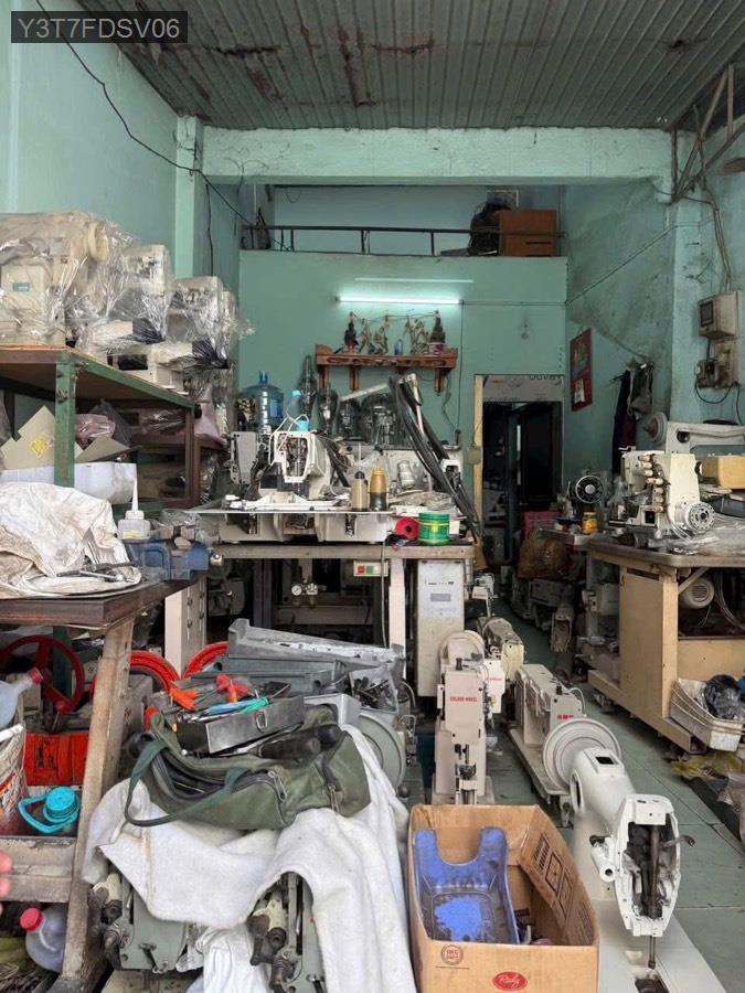 Bán nhà SHR khu dân cư gần sát chợ Bà Điểm. Diện tích 3.6x12 nhà trệt lửng - Giá 2tỷ950triệu  - Xã Bà Điểm  -  Huyện Hóc Môn  - (ảnh - 0)