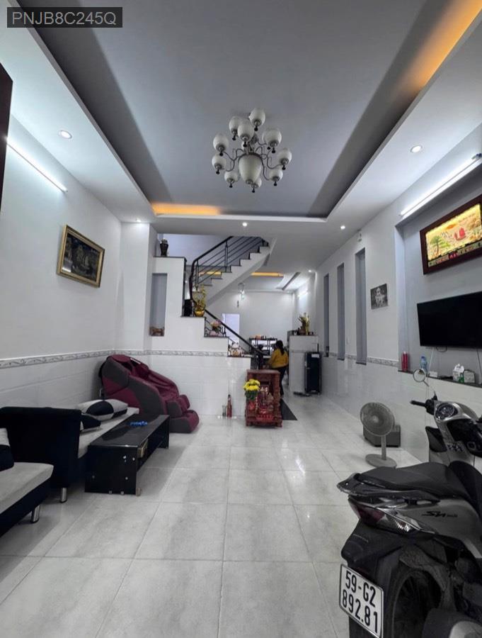 Bán nhà SHR cách chợ Đầu Mối Hóc Môn chỉ 200m, đường nhựa 5m xe hơi vào tận cửa  - Xã Bà Điểm  -  Huyện Hóc Môn  - (ảnh - 2)