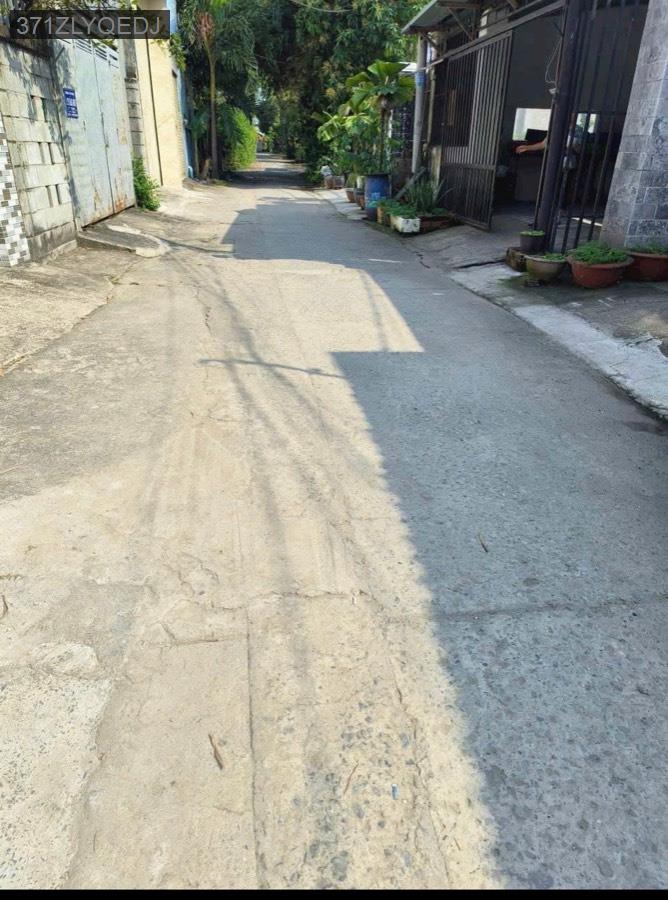 Bán nhà Nguyễn Văn Bứa Ngã Tư Hóc Môn. SHR 5x20 đúc 1 trệt 2 lầu kiên cố  - Xã Xuân Thới Sơn  -  Huyện Hóc Môn  - (ảnh - 3)