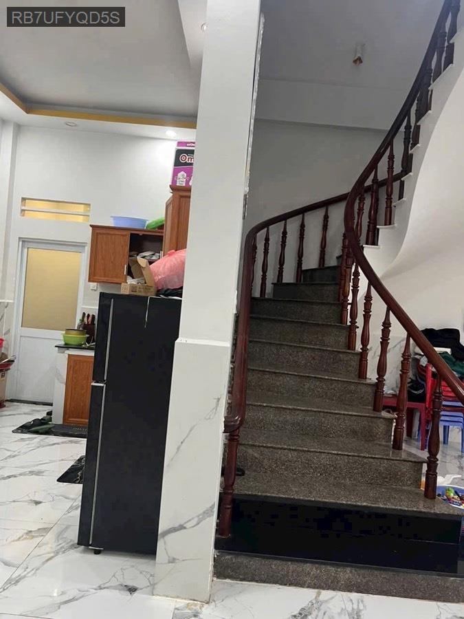 Bán nhà ngay chợ, nhà thờ mới và UBND xã Bà Điểm. Nhà đúc BTCT trệt 1 lầu, hướng Nam mát mẻ - Xã Bà Điểm  -  Huyện Hóc Môn  - (ảnh - 4)