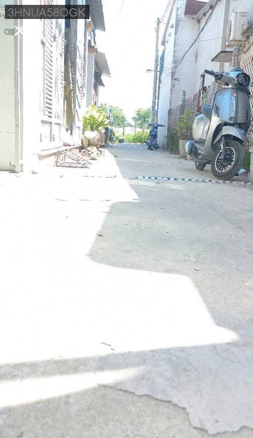 Bán nhà SHR cách Ngã 4 Hóc Môn 500m, ban công đầy đủ – nhà mới tinh, chỉ việc dọn vào ở - Xã Tân Thới Nhì  -  Huyện Hóc Môn  - (ảnh - 0)