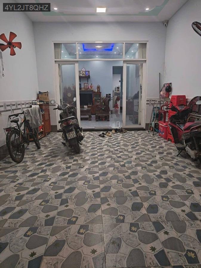 Bán nhà mặt tiền Sổ Hồng Riêng, Thới Tam Thôn 16, diện tích 4.8x22 nở hậu 10m. Giá 5.5tỷ TL nhẹ - Xã Thới Tam Thôn  -  Huyện Hóc Môn  - (ảnh - 4)