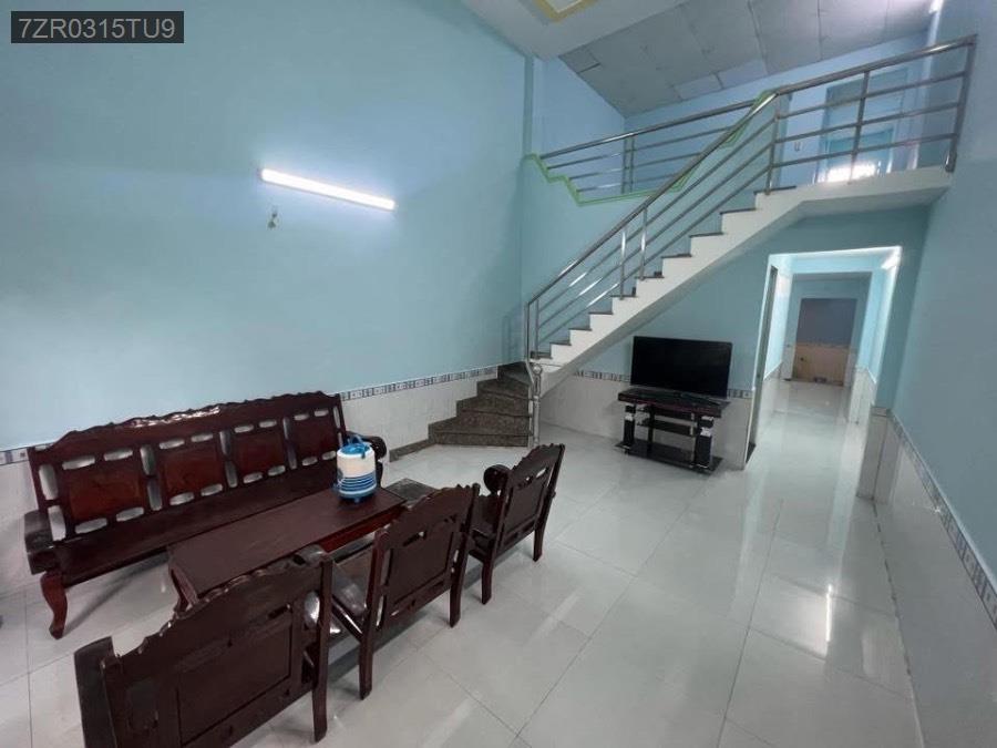 Bán nhà mặt tiền buôn bán ngay chợ 2-6, diện tích 4x16 gác lửng. Giá 2.4tỷ bớt lộc - Xã Vĩnh Lộc A  -  Huyện Bình Chánh  - (ảnh - 1)