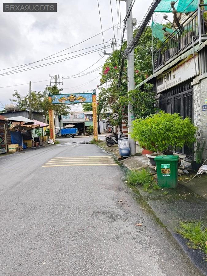 Bán nhà gần Thị Trấn Hóc Môn SHC nhà 1 trệt 1 lầu, có ban công phơi đồ, trồng cây, trồng rau,… - Xã Đông Thạnh  -  Huyện Hóc Môn  - (ảnh - 0)