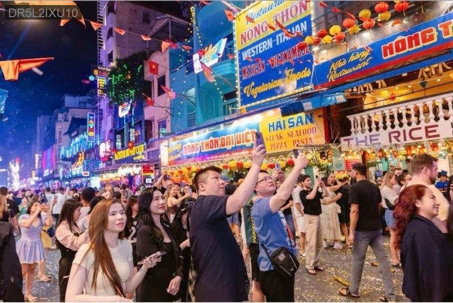 ⛪️ - MẶT TIỀN WIP Q 1 - BÙI VIỆN - 4 TẦNG - 100 TY. - Phường Bến Thành  -  Quận 1  - (ảnh - 1)